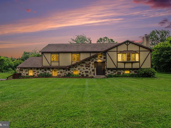 520 Hoffman Rd, Harleysville, PA 19438
