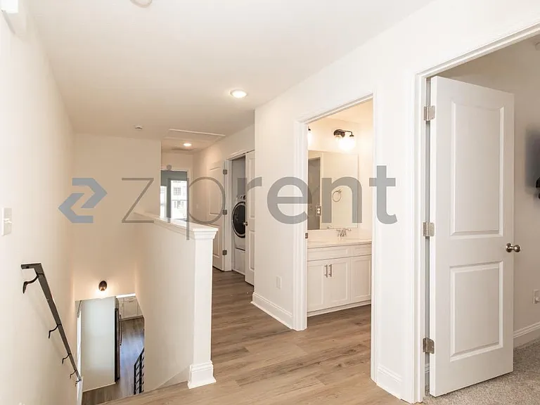1402 Landon Hills Dr — Photo 16