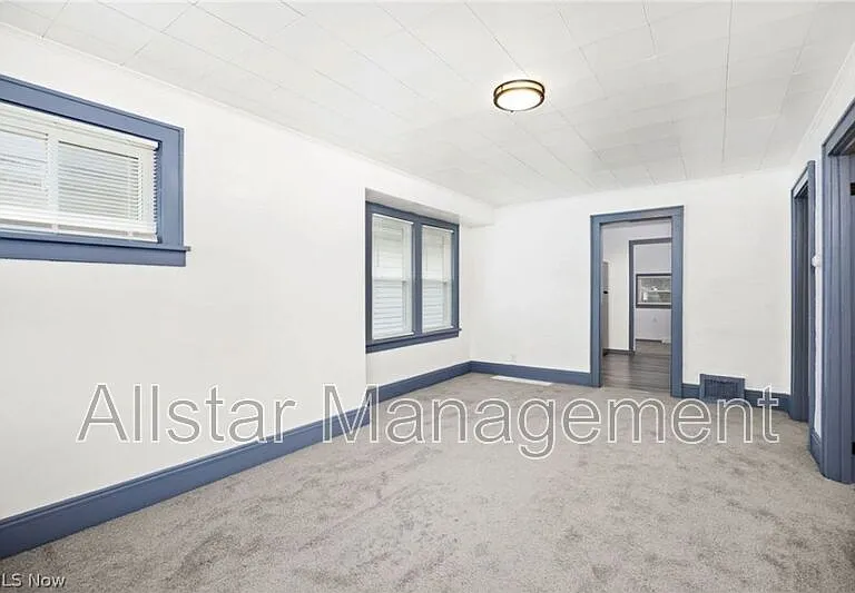 961 Wyley Ave — Photo 12