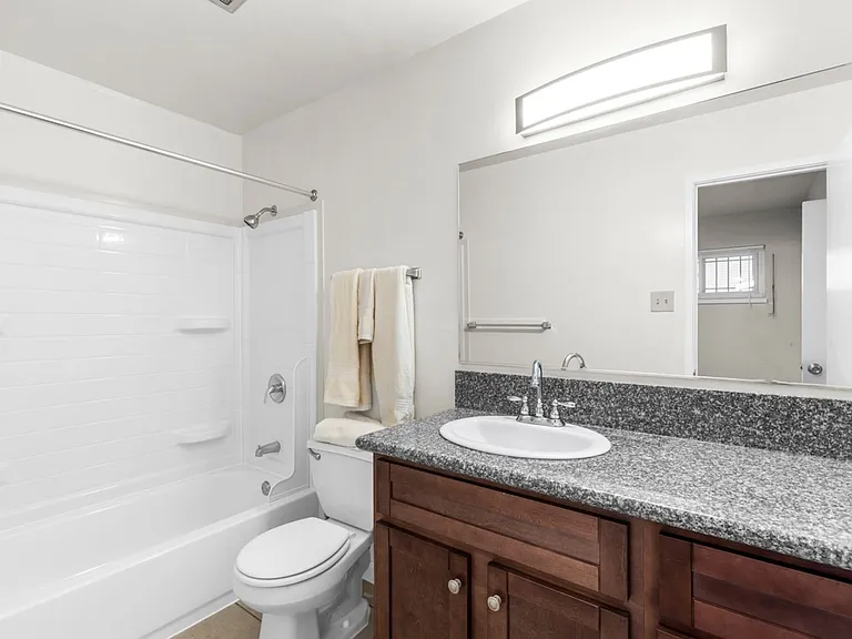 2500 Dana St — Photo 50