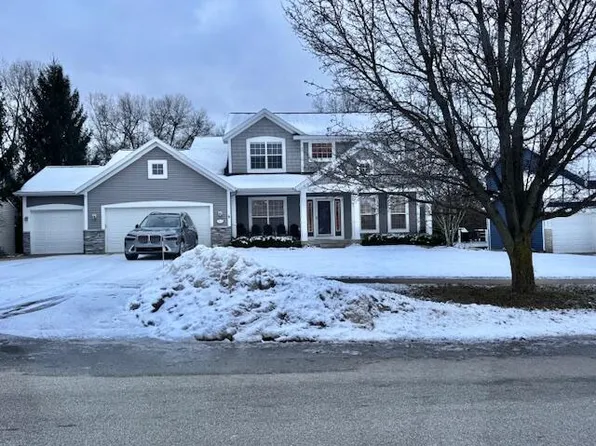 3472 Mason Ridge Dr NE, Grand Rapids, MI 49525