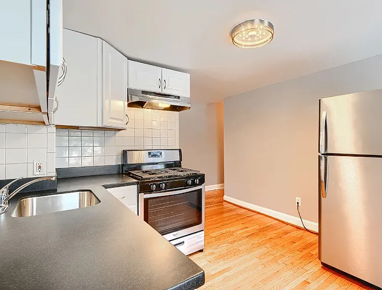 1801 Light St #2 — Photo 5