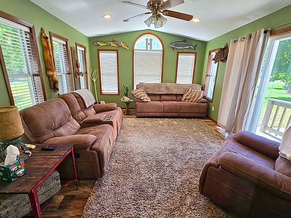5th image of 309 Iverson St