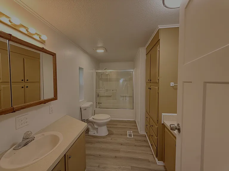 823 W Larson Rd — Photo 9