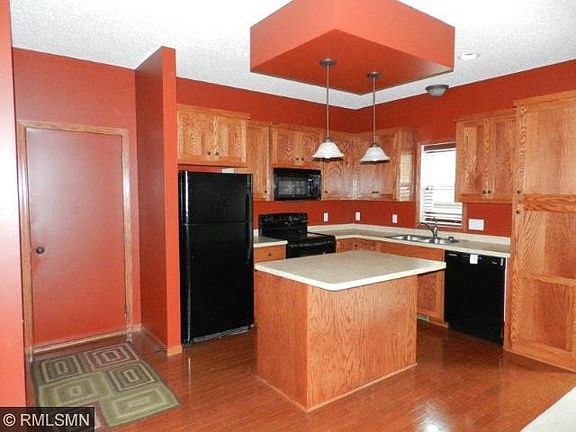 3rd image of 3028 Cottage Ln N