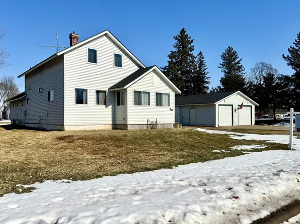 611 8th St E, Wabasha, MN 55981