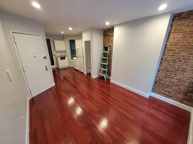 272 W 117th St #1B — Photo 3