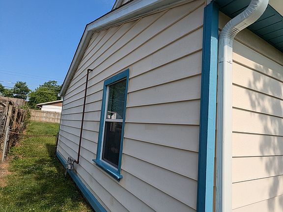 3rd image of 468 Park Dr