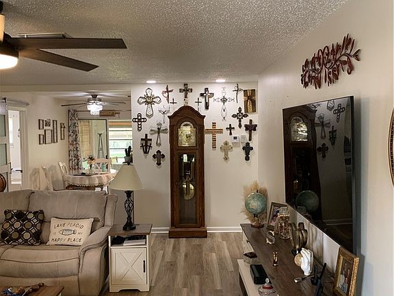 5th image of 75 Jasmine St