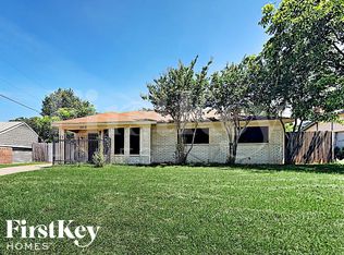 3815 Coronet Ln, Arlington, TX 76017