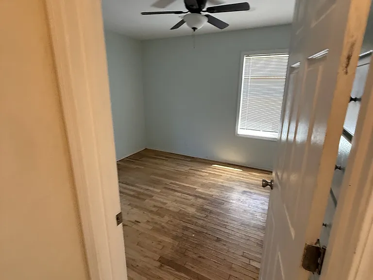 1023 Murray Ave — Photo 8