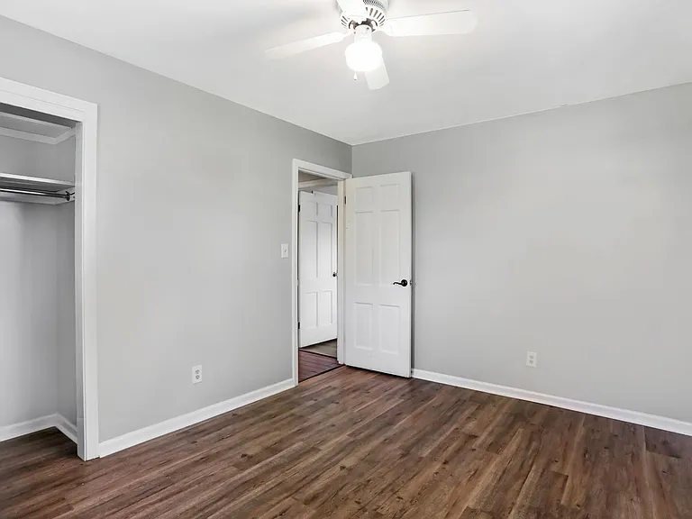 9803 Lakewood Dr W — Photo 5