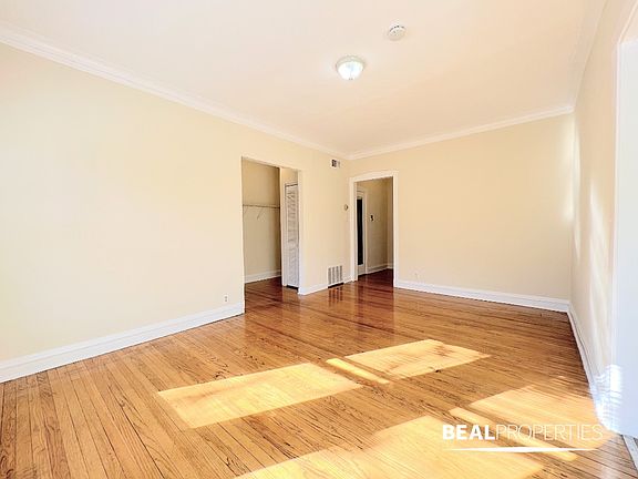 5th image of 2244 W Wilson Ave APT 207