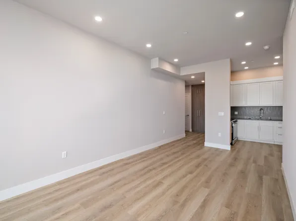 (undisclosed Address), Los Angeles, CA 90006