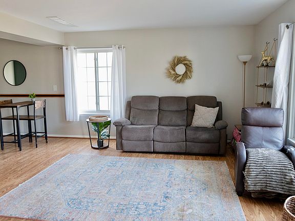 4th image of 38165 Greenwood St