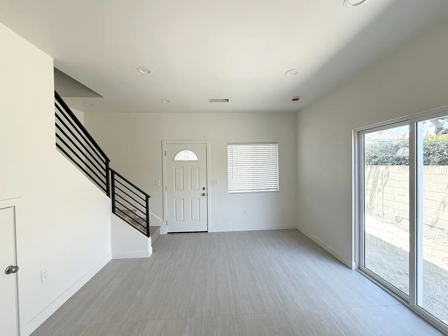 3 bed, 1200 sqft, $4,200 — Photo 4
