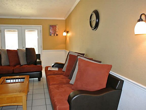 4th image of 900 Middle Cove Dr