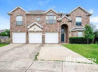 5001 Pallas Ct, Fort Worth, TX 76123