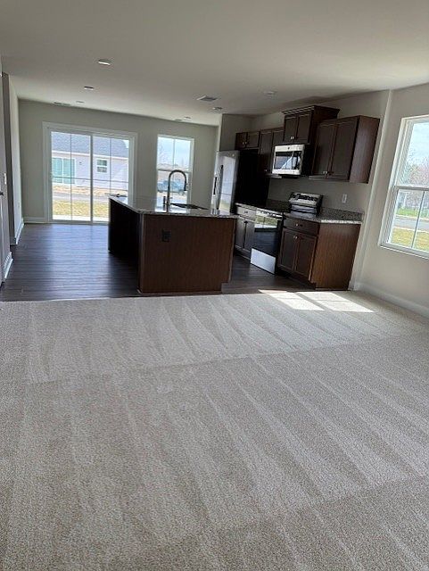 LIVING/DINING/KITCHEN AREA