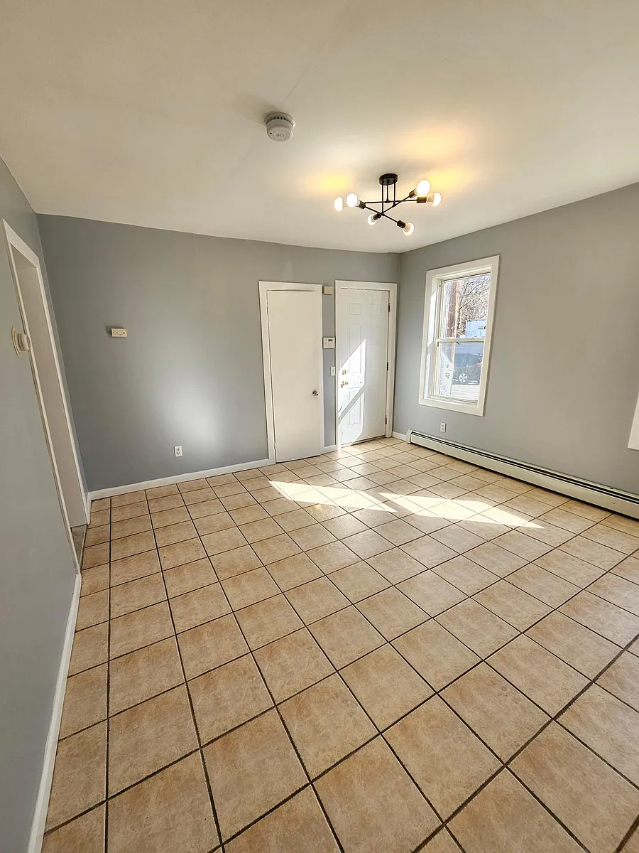 Building Photo - 16 Amity St #1