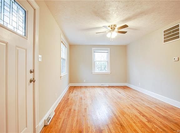 5th image of 2711 Henrico Dr
