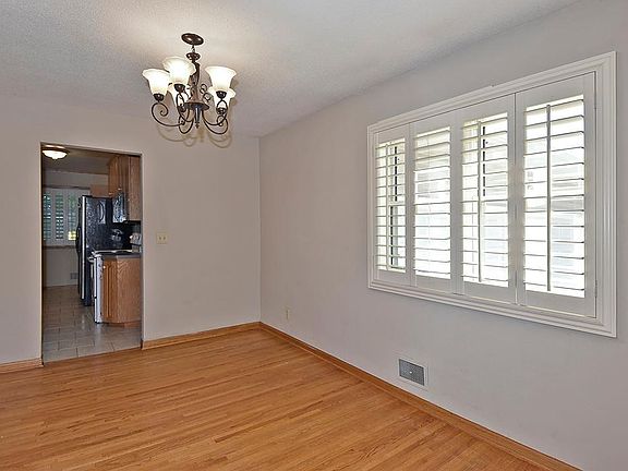 4th image of 138 15th St NE