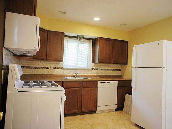 2nd image of 1318 Arrowhead Dr