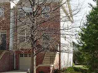 13165 Kidwell Field Rd, Herndon, VA 20171