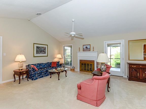 4th image of 111 Mayfair E
