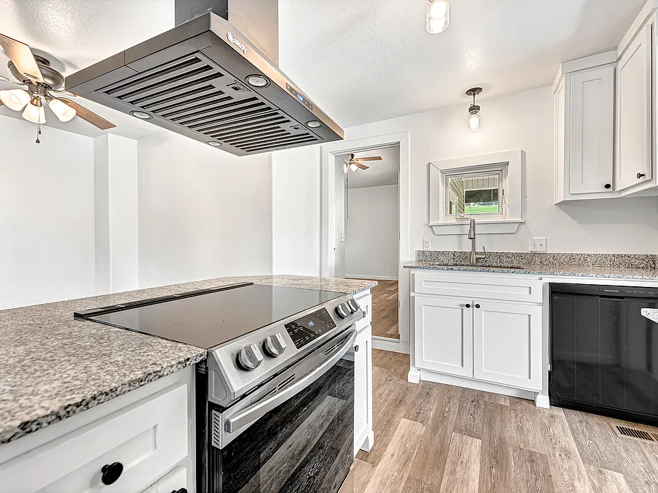 656 E Huntsville Rd