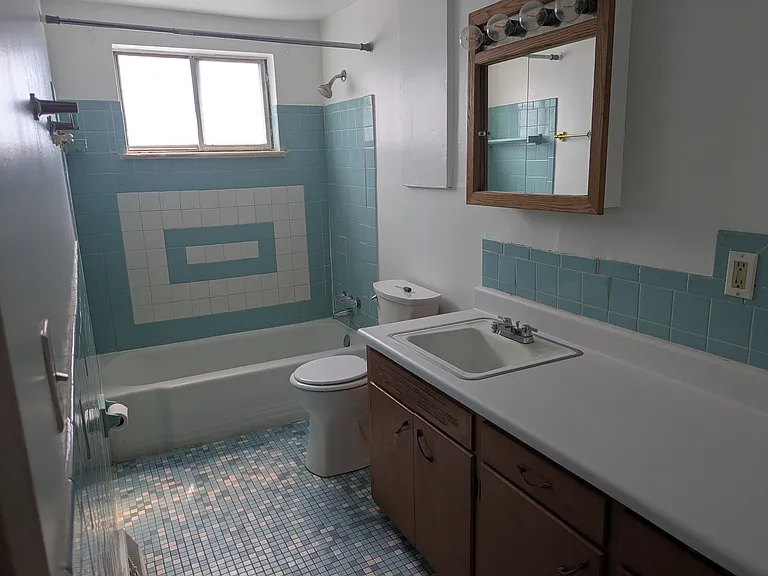 2920 N Rockwood Dr #B — Photo 6