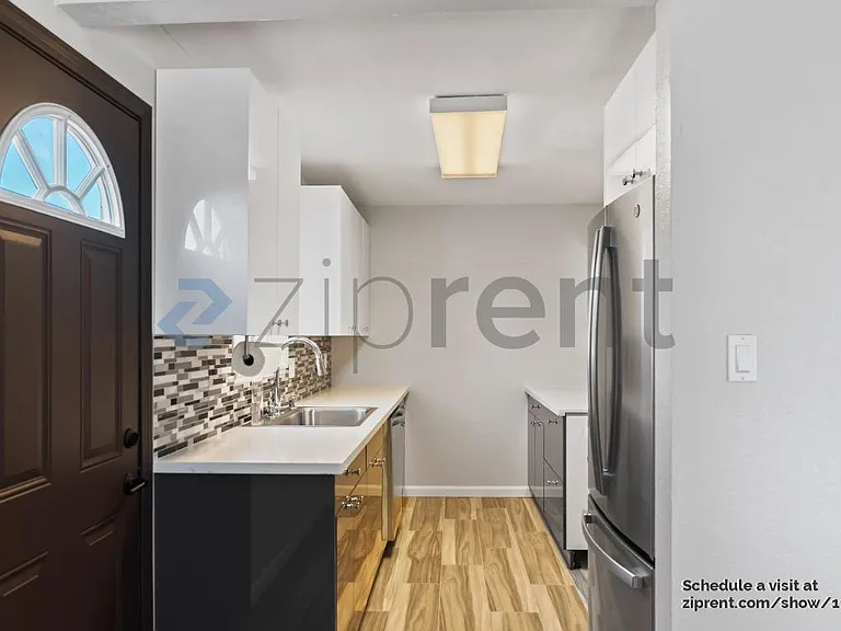 4726 Armour Dr — Photo 10