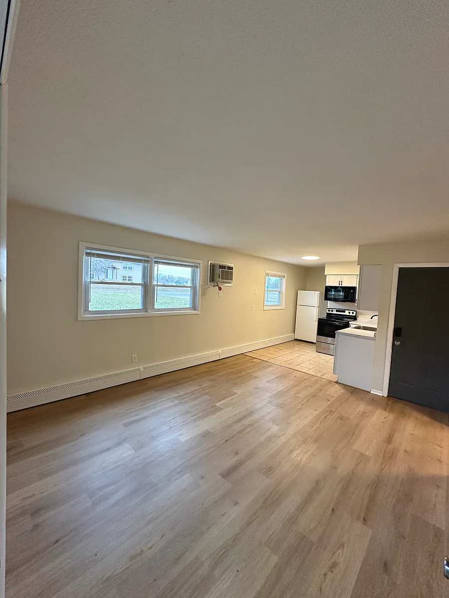 Building Photo - 2537 138th Ave NW #4