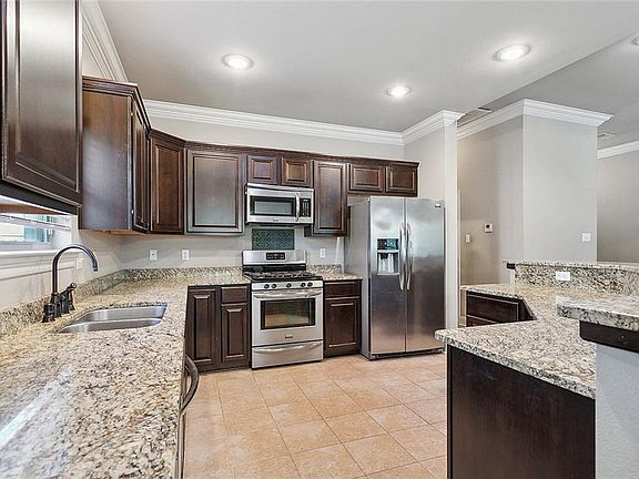 2nd image of 1717 Orchard Dr