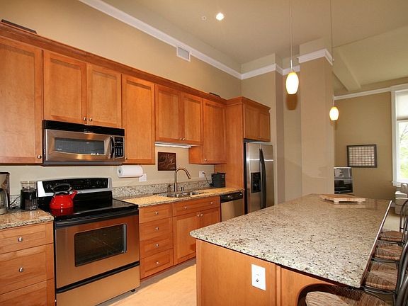 5th image of 714 Market St Unit 102