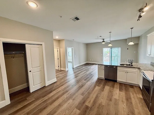 Residences at Woodlawn — Photo 67
