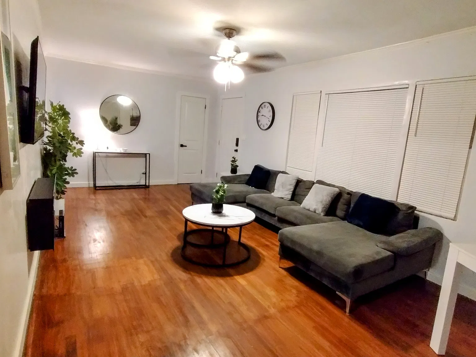 3 bed, 1431 sqft, $2,150 — Photo 2