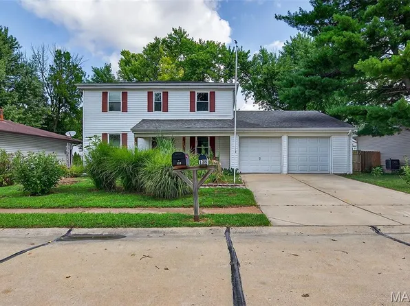 139 Oak Dr, Saint Peters, MO 63376