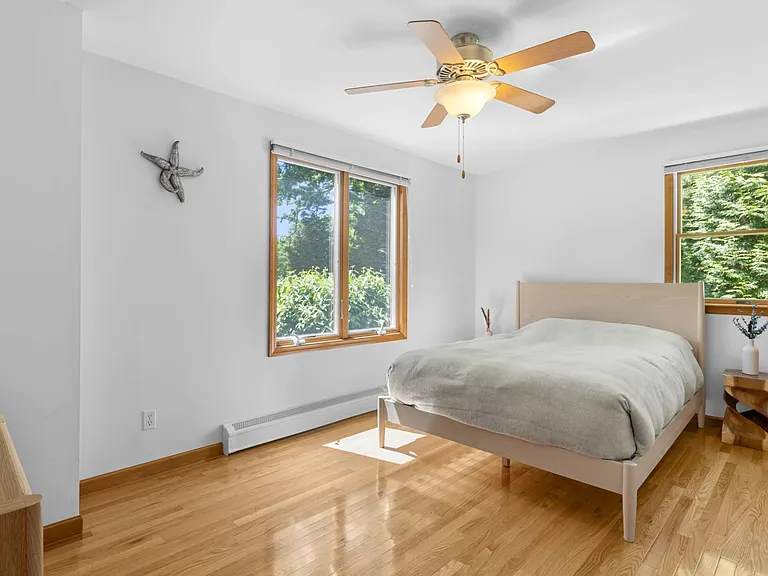 340 N Magee St — Photo 16