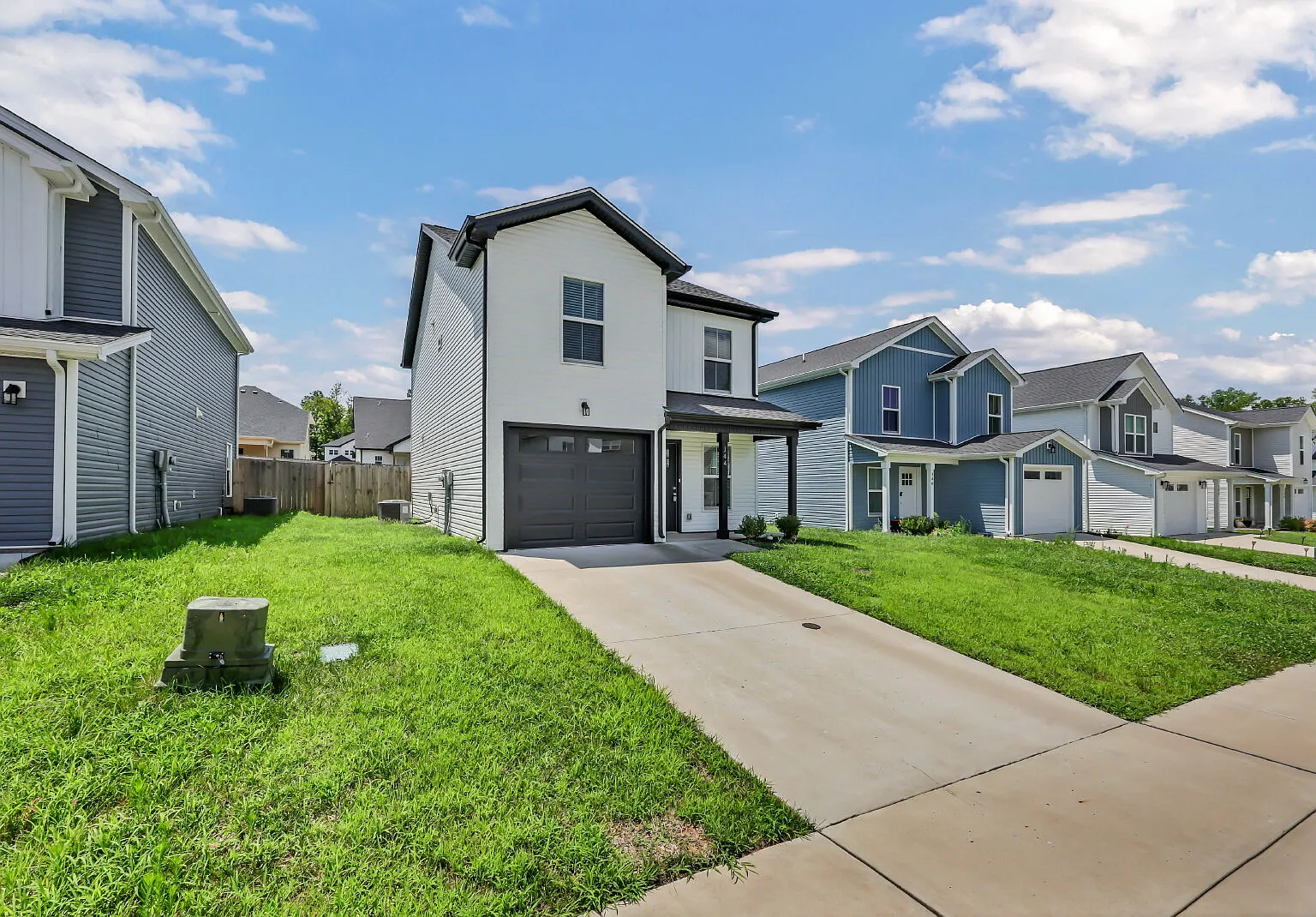 3 bed, 2.5 bath, $1,800 — Photo 3