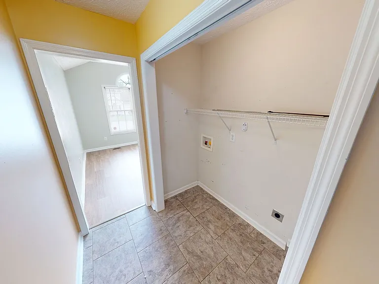 2438 Larwood Dr — Photo 17