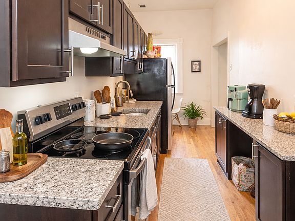 4th image of 109 W Monument St #3A