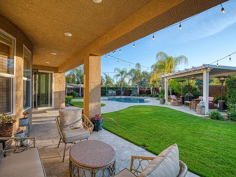 10509 N Sierra Vista Ave — Photo 35