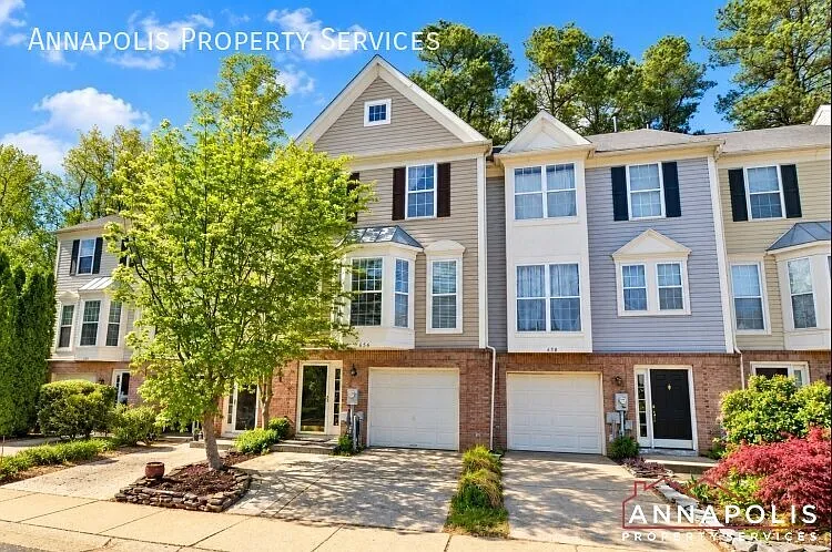 656 Howards Loop