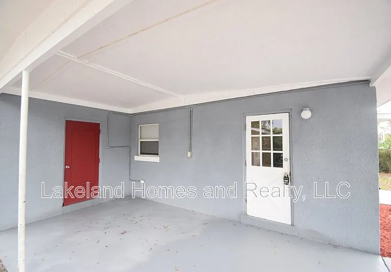 730 26th St NW — Photo 3