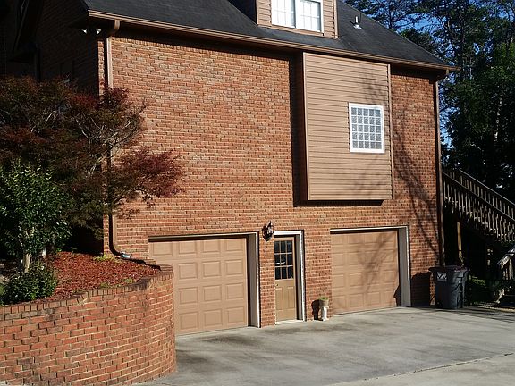 3rd image of 124 N Village Dr