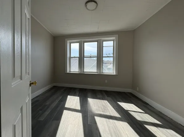 237 Fowler Avenue image 7 of 15