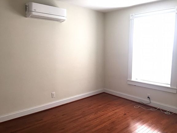 5th image of 2011 Rosewood Ave APT 12
