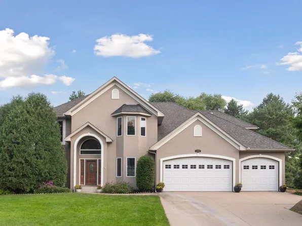 2906 Butternut Dr, Chaska, MN 55318