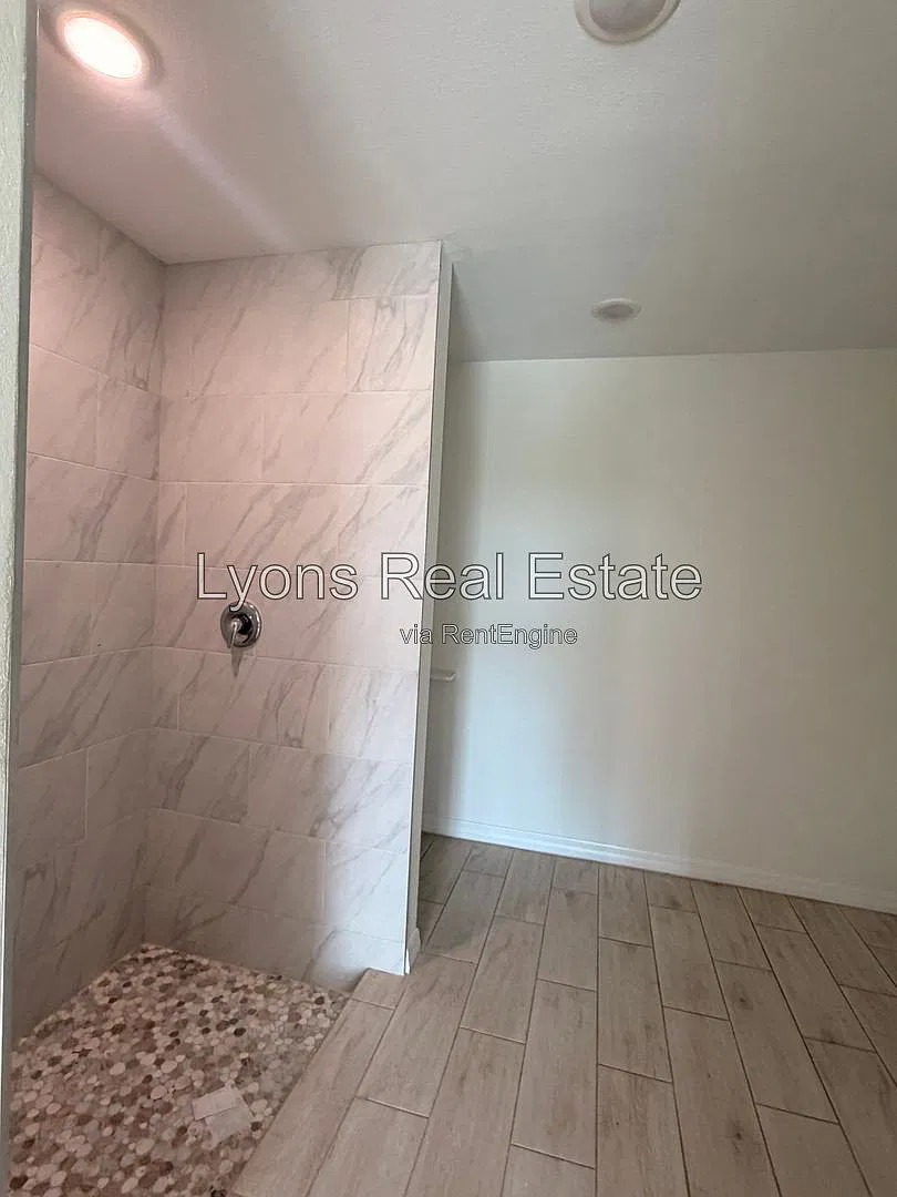 4 bed, 3.0 bath, 1682 sqft, $1,850 — Photo 4
